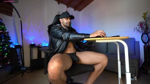 Luis    Instagram   online show from December 20, 7:50 pm