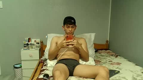 Snapshot of mrshawn95 chatting on March 11, 7:25 pm shawn online show from March 11, 7:25 pm