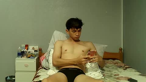 Snapshot of mrshawn95 chatting on March 9, 6:11 pm shawn online show from March 9, 6:11 pm