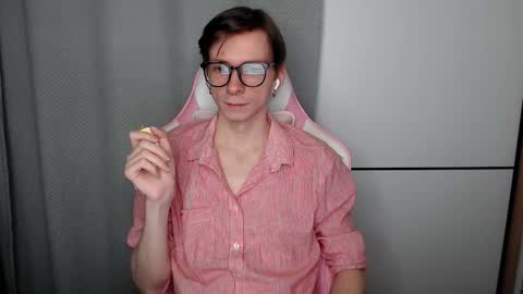 Shy Boy  online show from December 1, 9:56 am