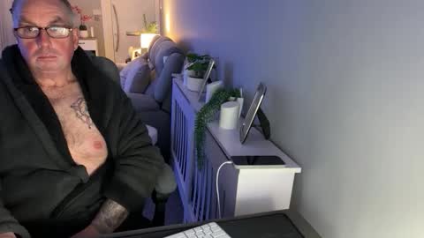 mtb1697 online show from December 14, 11:23 pm