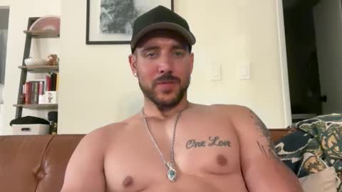 muchachote_ online show from May 22, 3:55 am