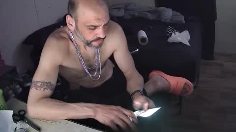 Muffdiver online show from February 28, 11:53 am