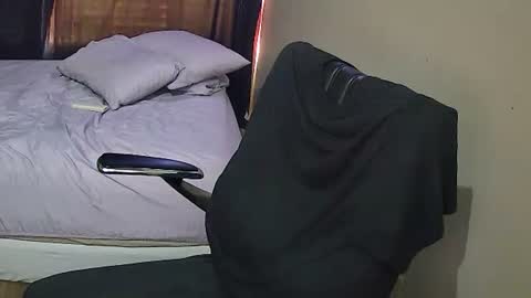 Muffdiver online show from February 20, 5:51 pm