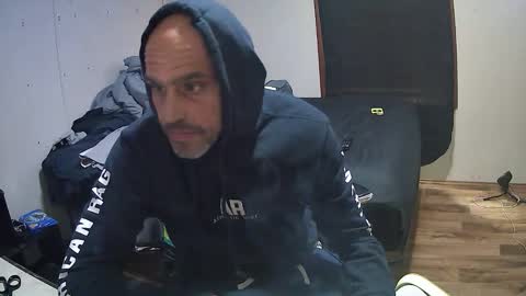 Muffdiver online show from April 19, 6:54 pm