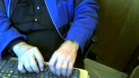 Snapshot of muller520 chatting on October 16, 4:26 pm muller520 online show from October 16, 4:26 pm