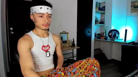 murielkarmesi online show from January 16, 1:36 pm