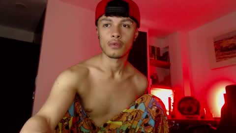 murielkarmesi online show from December 4, 11:35 pm