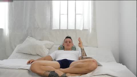 Snapshot of muscle_king_cum chatting on October 14, 2:46 pm muscle_king_cum online show from October 14, 2:46 pm