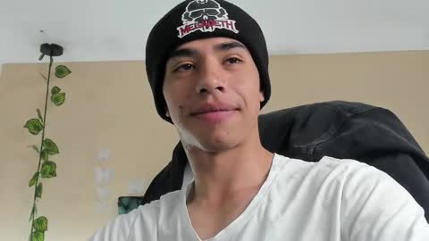 Snapshot of muscle_scott chatting on October 6, 12:21 pm muscle scott online show from October 6, 12:21 pm