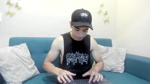 Snapshot of muscle_scott chatting on October 5, 12:20 pm muscle scott online show from October 5, 12:20 pm