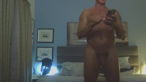 Muscledgaydaddy4twinks online show from October 17, 7:51 pm