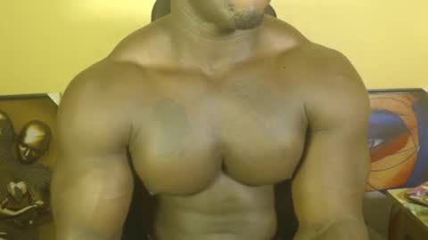 musclegod23 online show from March 7, 11:47 pm