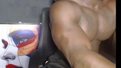 musclegod23 online show from January 4, 11:17 pm