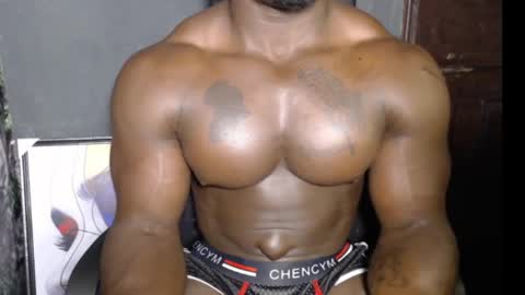 musclegod23 online show from January 24, 12:10 am