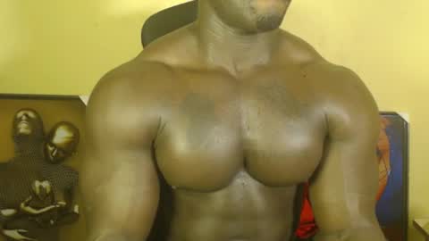 musclegod23 online show from March 7, 1:20 am