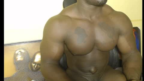 musclegod23 online show from February 5, 2:40 am