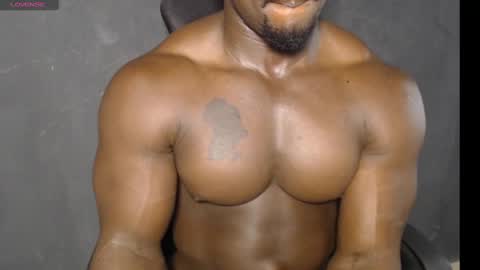 musclegod23 online show from December 6, 1:29 am