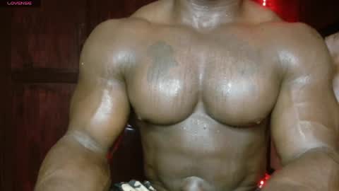 musclegod23 online show from April 21, 1:42 am