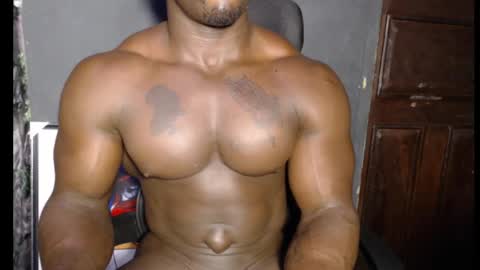 musclegod23 online show from January 28, 12:26 am