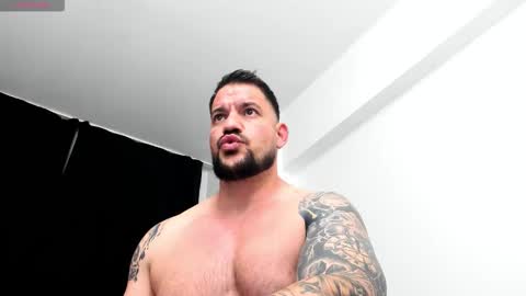 Snapshot of musclemonster31 chatting on October 16, 4:37 pm MuscleMonster31 online show from October 16, 4:37 pm