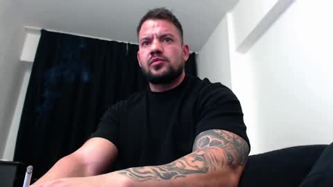 Snapshot of musclemonster31 chatting on January 17, 10:27 pm MuscleMonster31 online show from January 17, 10:27 pm