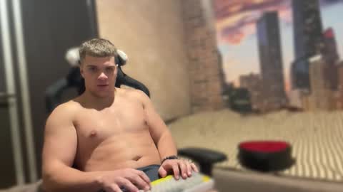 Snapshot of musclephantom chatting on September 28, 8:40 pm Egor online show from September 28, 8:40 pm