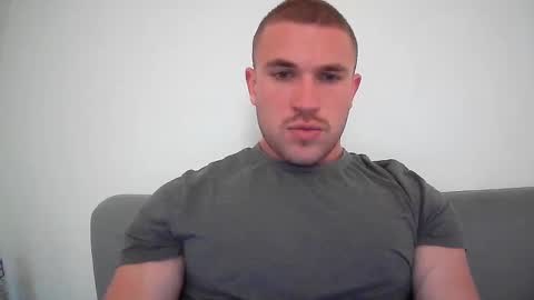 muscleshow00 online show from February 24, 8:17 am