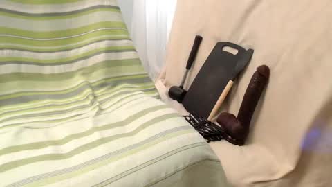 Mark online show from April 27, 11:51 am