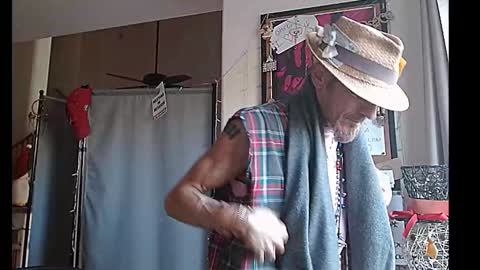 Snapshot of mycock4u247 chatting on December 20, 4:14 pm LA MARIPOSA DE MARICOPA online show from December 20, 4:14 pm