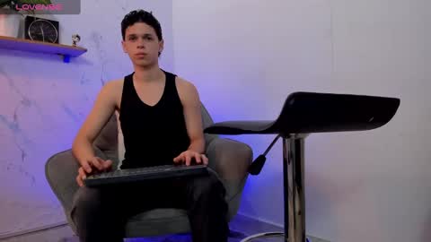 Snapshot of mykelcano chatting on October 8, 3:49 pm Mykel online show from October 8, 3:49 pm