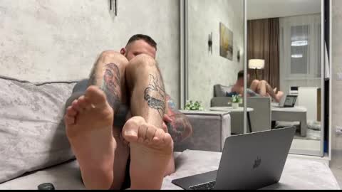 Snapshot of mynameismartin chatting on December 19, 4:35 pm mynameismartin online show from December 19, 4:35 pm