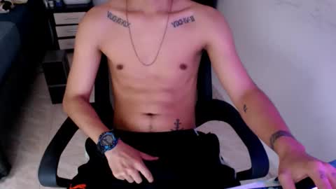 Snapshot of mysteryboy_thin16 chatting on February 23, 7:58 pm mysteryboy_thin16 online show from February 23, 7:58 pm