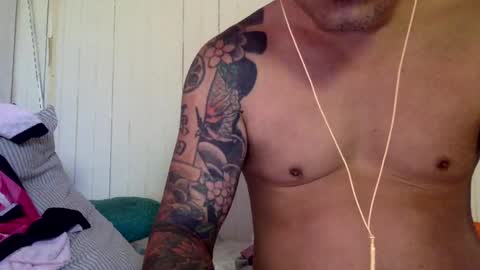 Snapshot of mywi11yisbiggy chatting on February 2, 7:35 pm str8 dom alphaAsian Daddy type. sorry not bi or curious but i dont judgediscrimenate. online show from February 2, 7:35 pm