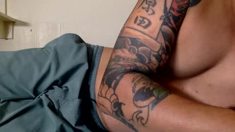 Snapshot of mywi11yisbiggy chatting on September 9, 1:43 pm str8 dom alphaAsian Daddy type. sorry not bi or curious but i dont judgediscrimenate. online show from September 9, 1:43 pm