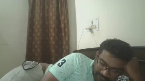 NAIRANANDU28 online show from April 2, 7:33 pm