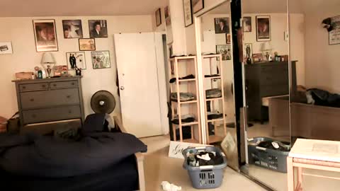 nakedmonkey online show from July 3, 2:18 am