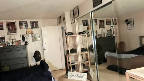 nakedmonkey online show from June 14, 3:41 am