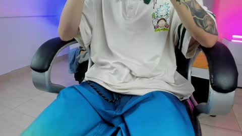 Nascary Fox online show from April 24, 2:08 pm