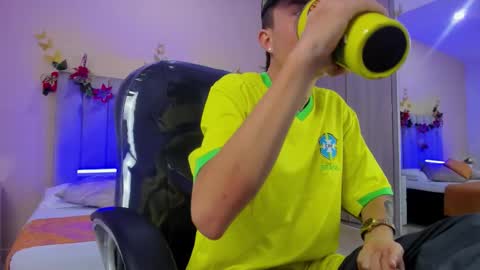 Nascary Fox online show from December 22, 7:22 pm