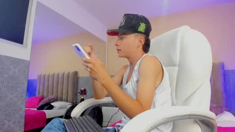 Nascary Fox online show from September 8, 7:57 pm