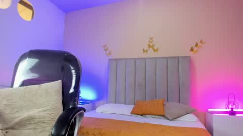 Nascary Fox online show from April 22, 2:55 pm