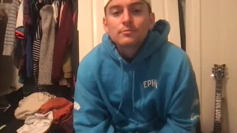 natetheexplorer online show from October 3, 6:29 am