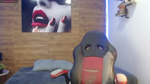 nathanclay online show from April 14, 4:01 am