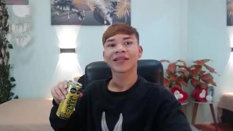 nathanclay online show from December 2, 3:31 am