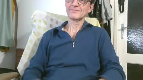 naturista25 online show from December 20, 2:24 pm