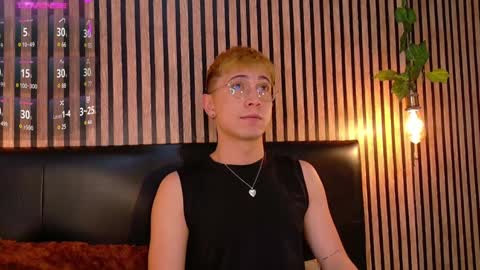 Snapshot of naughty__chris chatting on January 6, 12:24 pm Christopher Chris online show from January 6, 12:24 pm