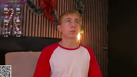 Snapshot of naughty__chris chatting on December 14, 11:39 am Christopher Chris online show from December 14, 11:39 am
