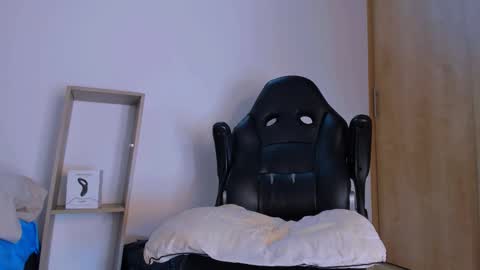 Snapshot of naughty_dominant chatting on February 17, 4:04 pm Miller online show from February 17, 4:04 pm