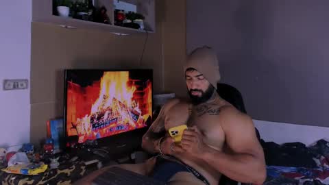 Snapshot of naughty_dominant chatting on December 8, 11:51 pm Miller online show from December 8, 11:51 pm
